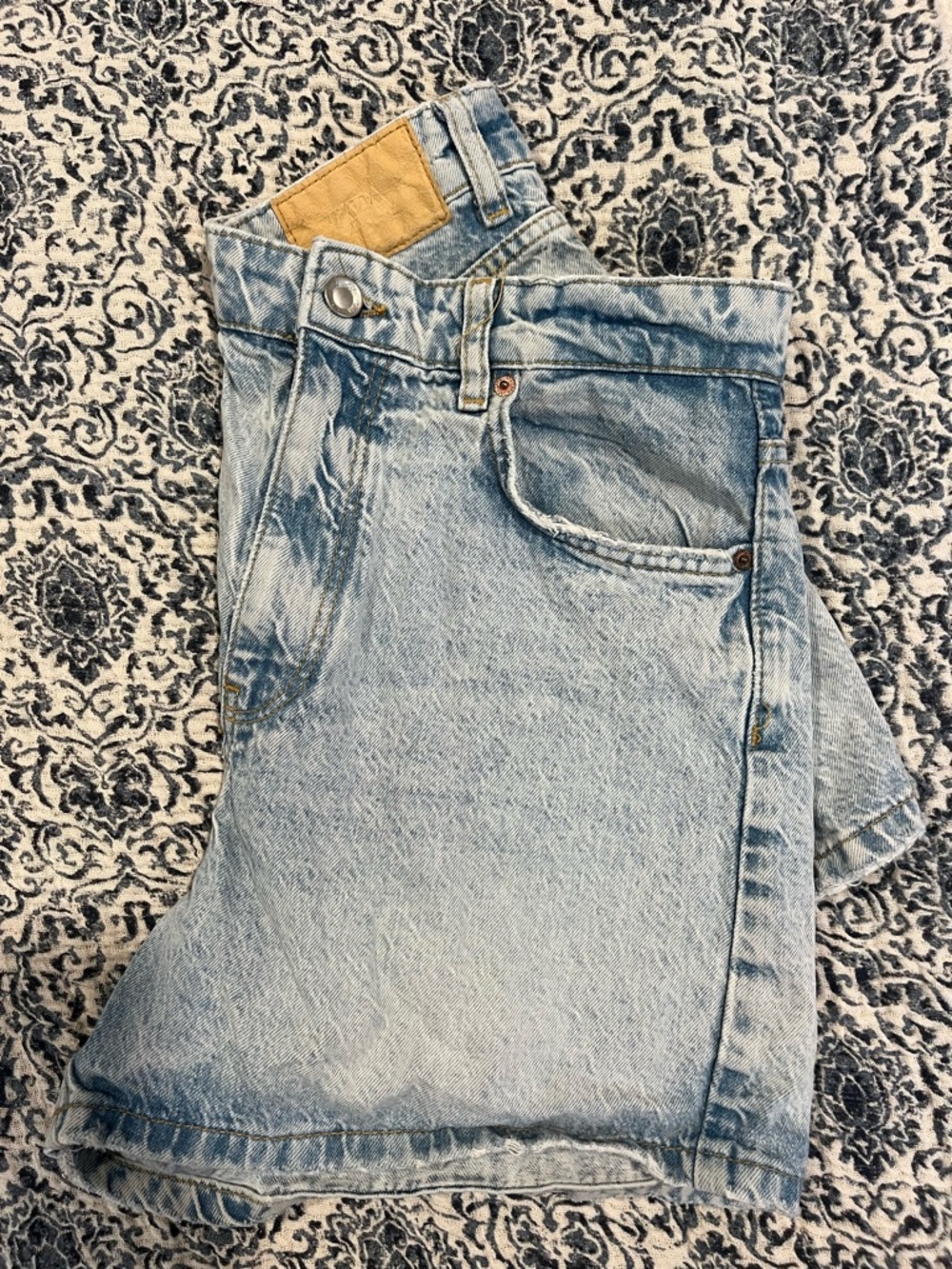 Zara High Waisted Denim Shorts in Light Wash